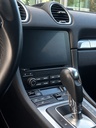 Schoon Porsche-interieur met uitgeschakeld scherm
